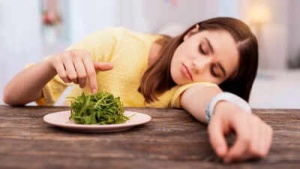 How skipping breakfast affects teen health and dental hygiene