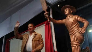 Sunil Gavaskar donates his 'lucky' Dadar Union cap from 1981 MCG win to MCA Cricket Museum