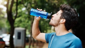 Are Electrolyte Powder Drinks Safe? Risks and Benefits of Rapid Hydration Solutions