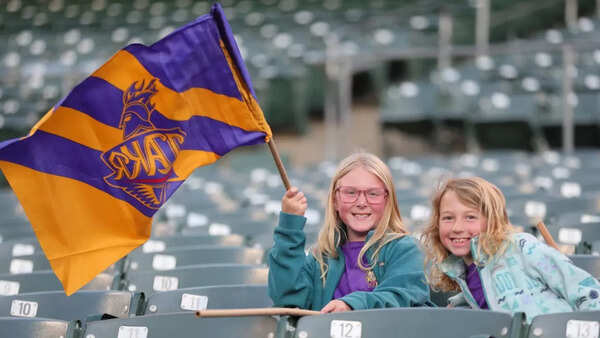 LAKR Fans show their support